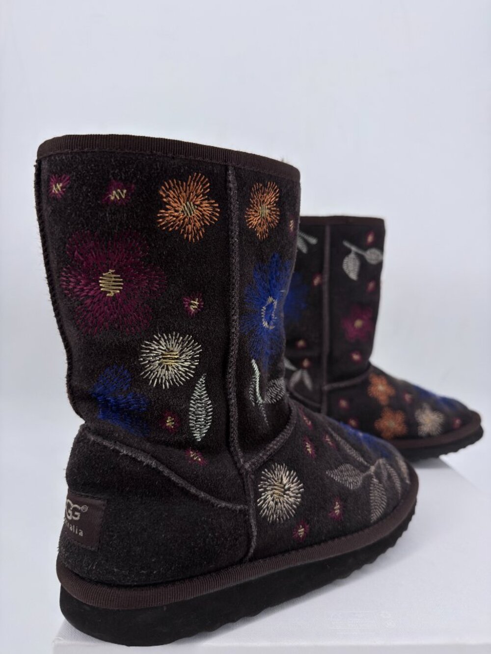 Rare Vintage UGG Australia Wahine Floral Embroidered Boots Size 7 Brown Boho